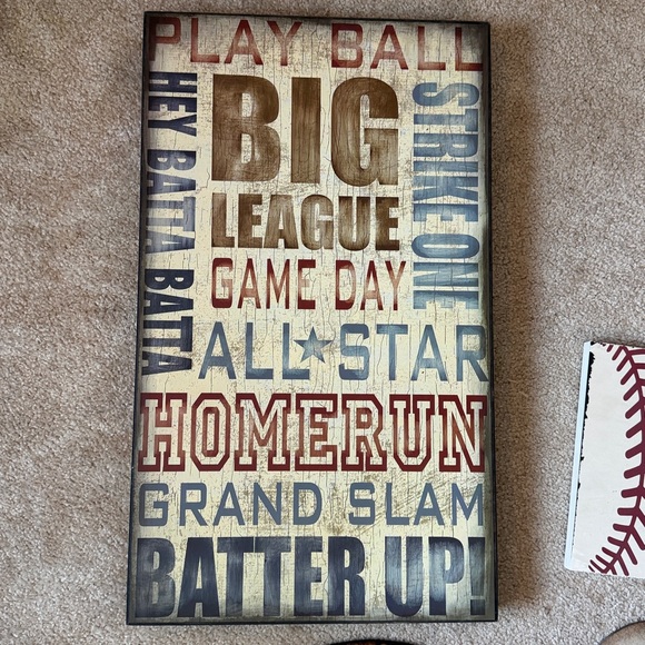 Baseball decor - Picture 5 of 5
